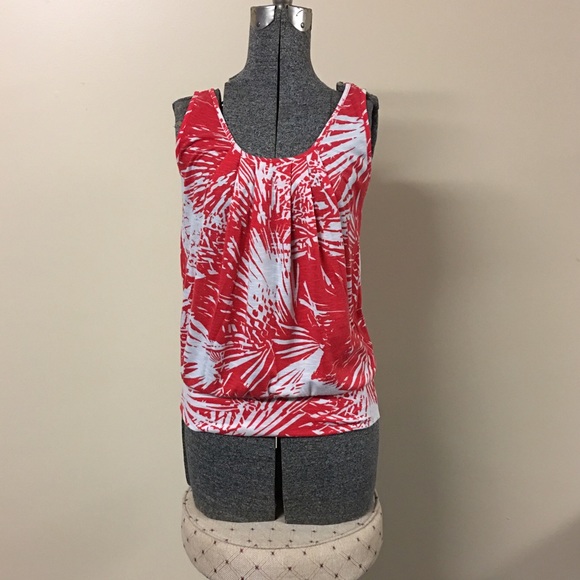 New York & Company Tops - 💰5/$25💰XS New York & Company Pink Papaya & White Burnout Tank Top